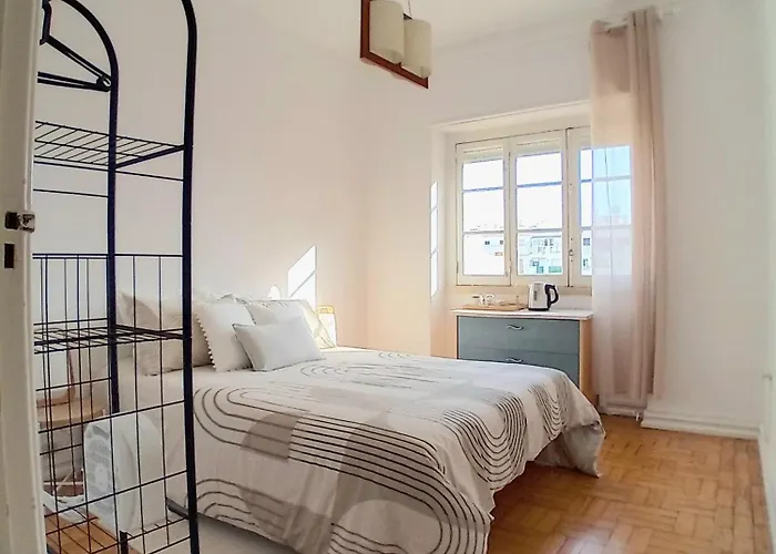 Homestay Duplo Baixa De Junto A Estacao Ferroviaria *