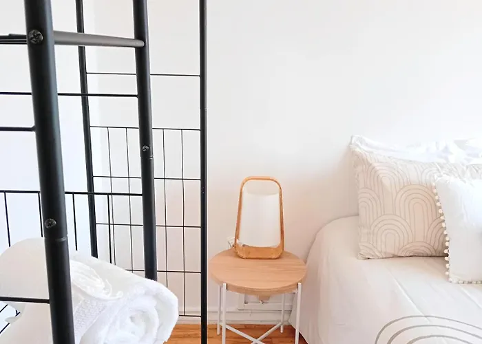 Duplo Baixa De Junto A Estacao Ferroviaria Portimao